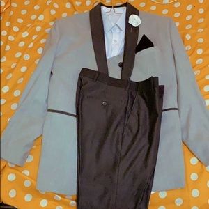 Complete black and gray suit for affordable price